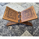 Houten Koranhouder Oosters met oosterse gravures en ornate panelen van hout